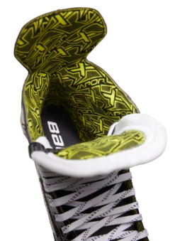 Bauer Vapor X3.5 Senior Roller Skates -Best Hockey Shop 1060231 RH Vapor X3.5 Skate 0525 clipped 3ee03016 be4a 44a6 81e2 a5567f4e6994